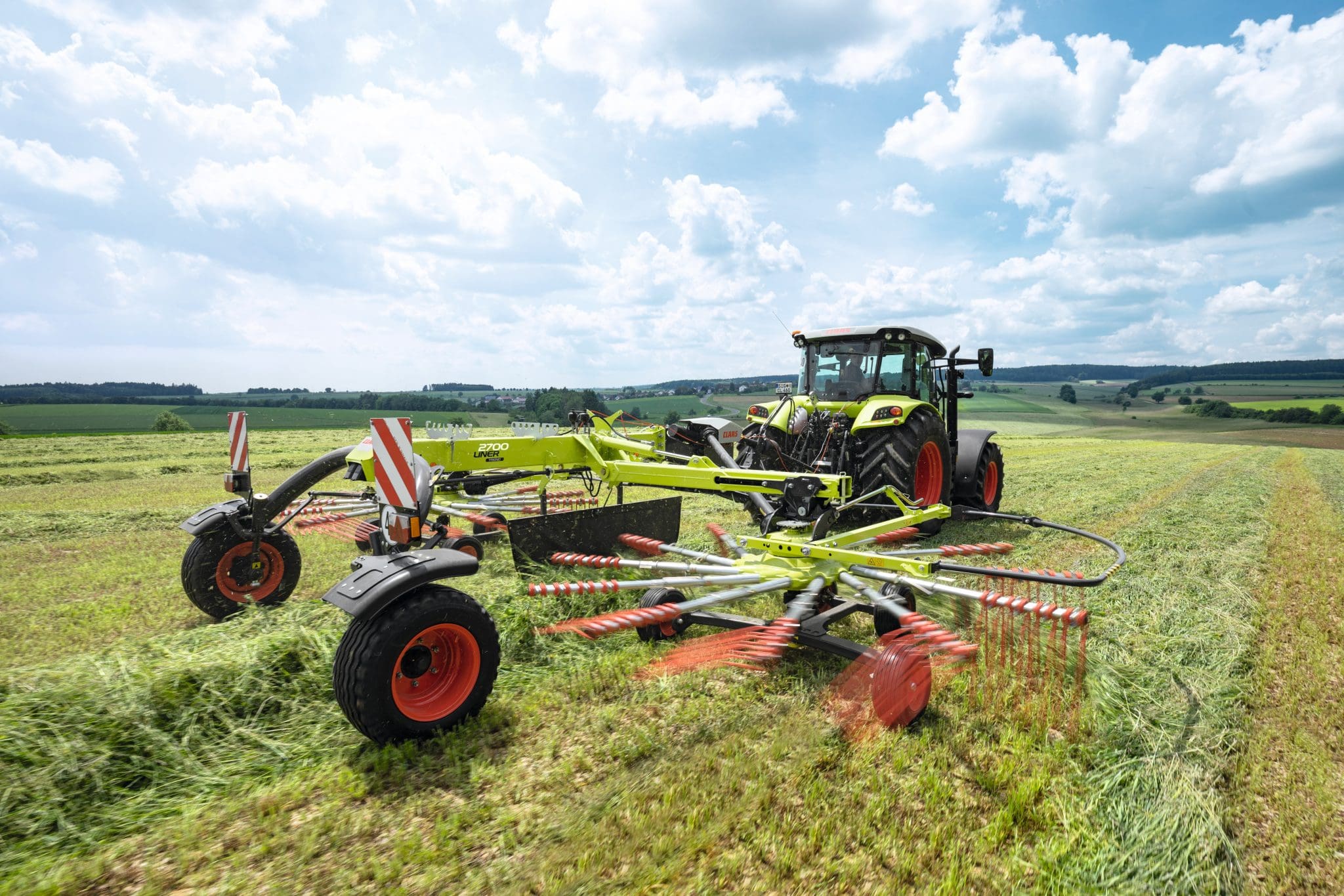 CLAAS LINER Dual-Rotor Central Swather