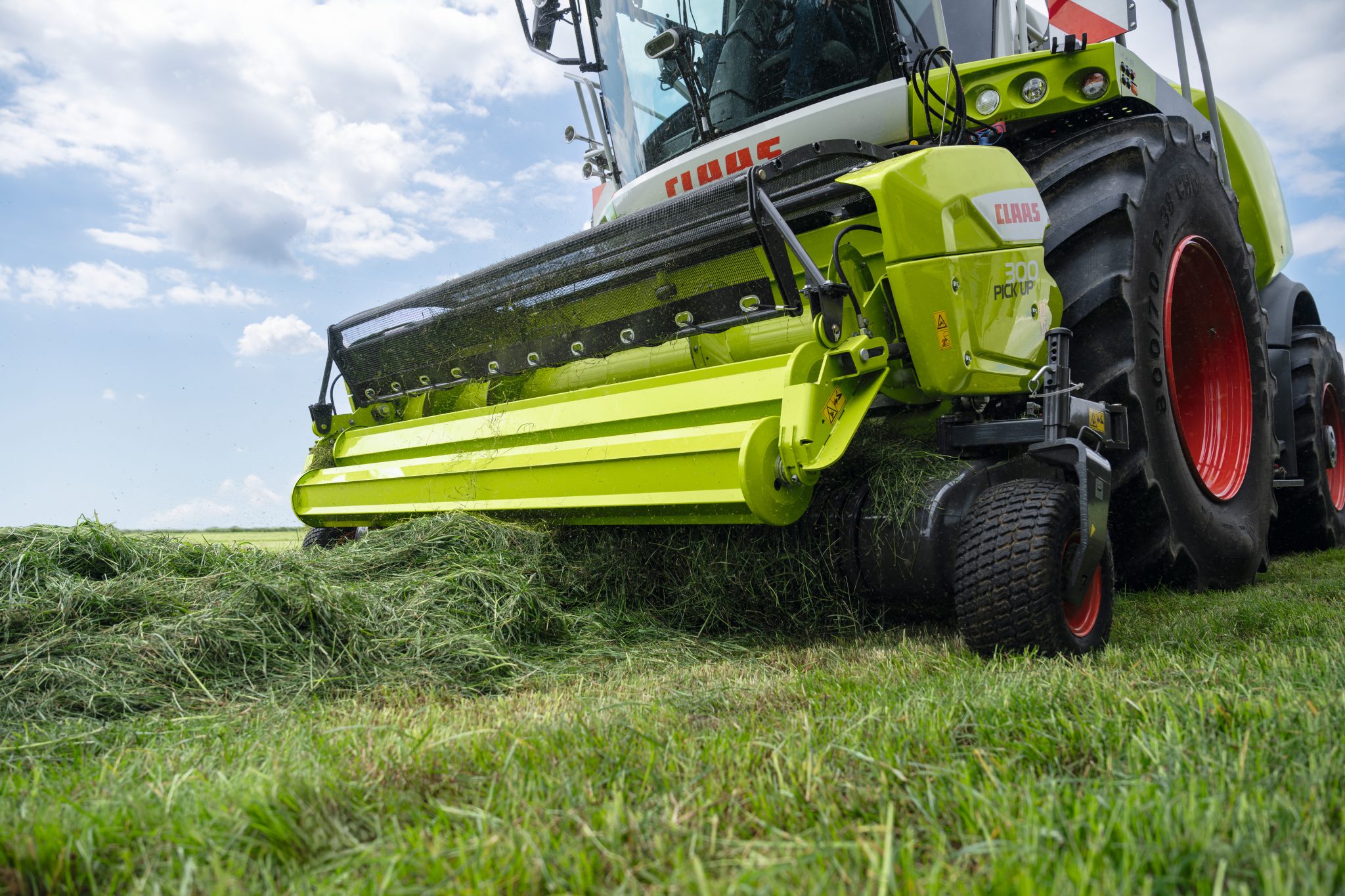 CLAAS JAGUAR with Pick Up 300